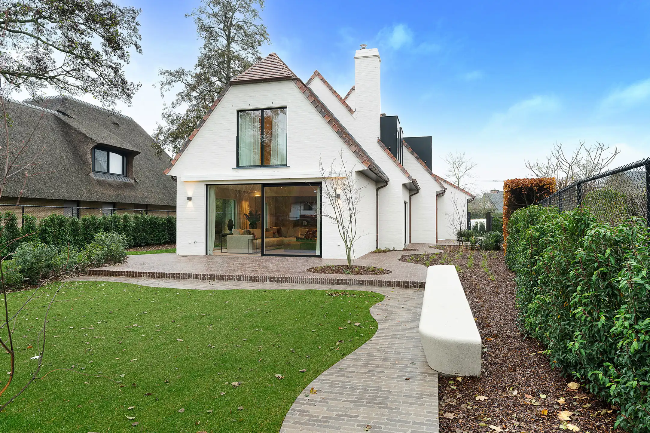 Alleenstaande villa, gelegen in een residentiële omgeving foto 3