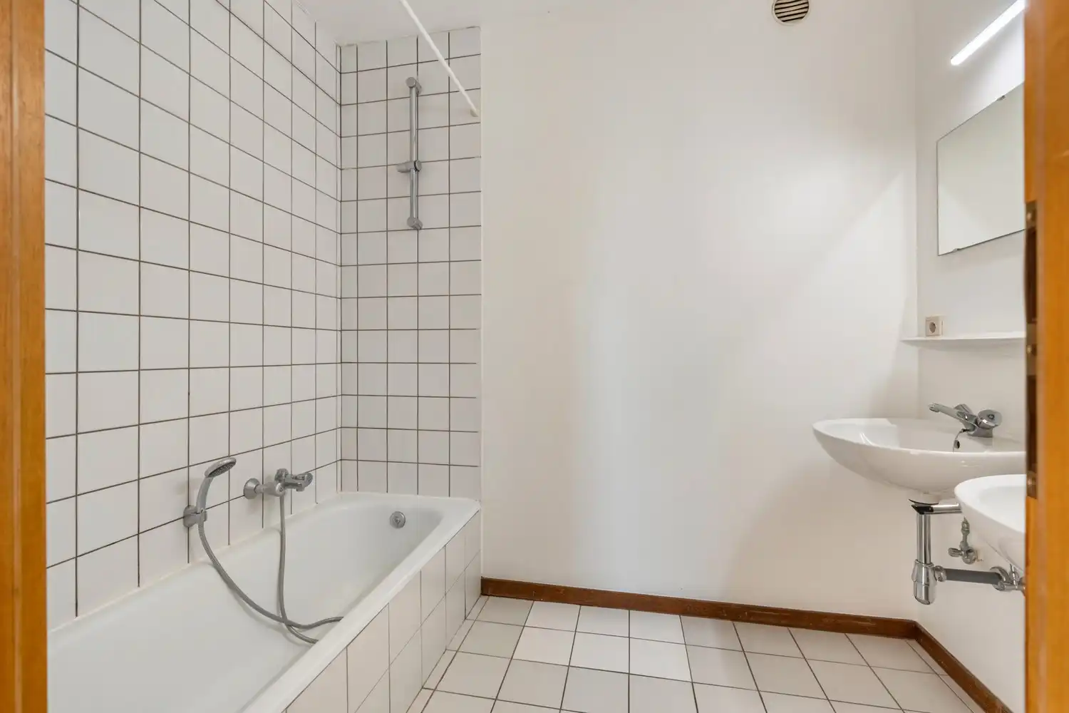 Goed gelegen hoekappartement met 2 ruime slaapkamers, een terras en een garagebox met parking ervoor te Kessel-Lo! foto 19