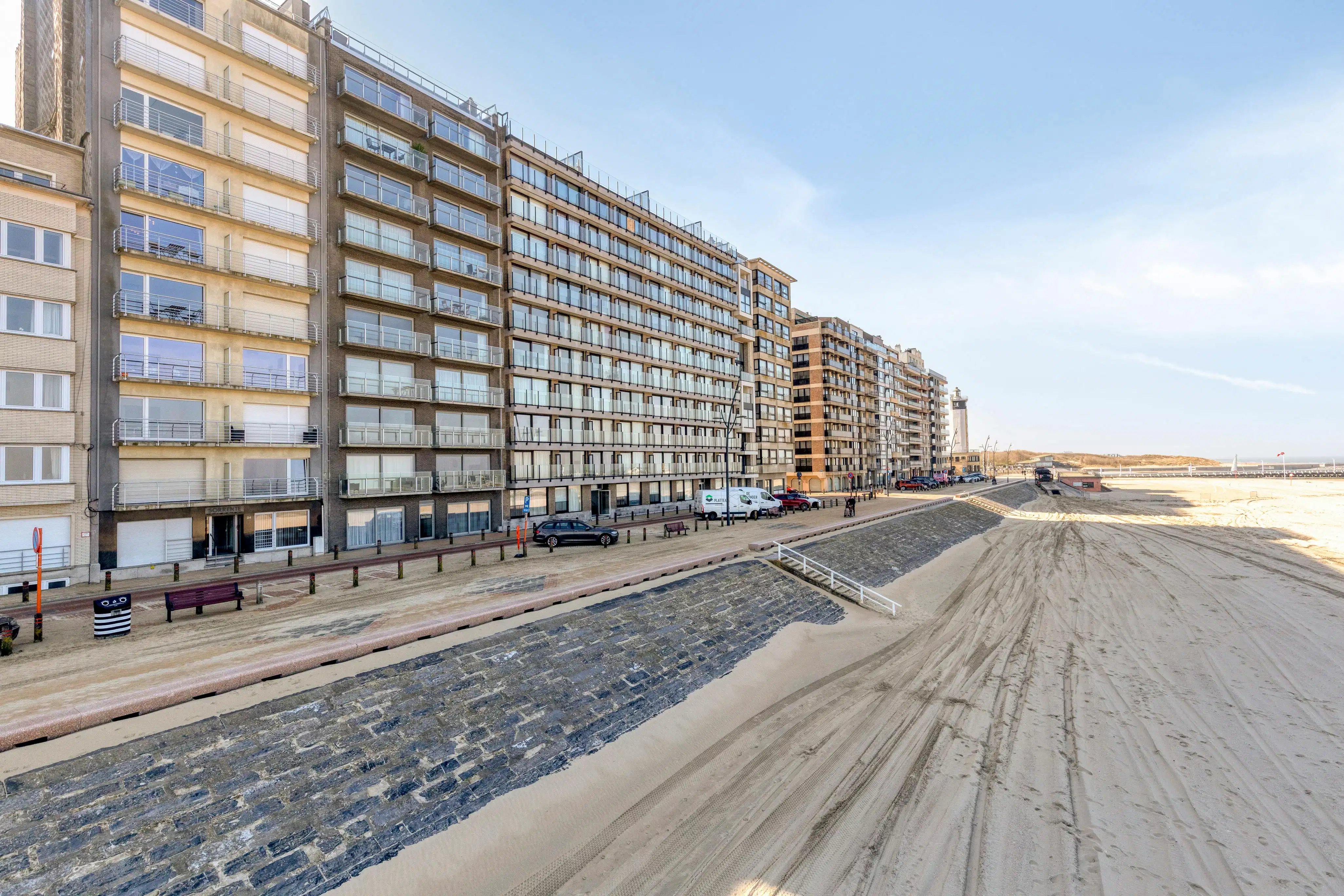 Gemeubeld appartement koop in Blankenberge met zeezicht foto {{pictureIndex}}