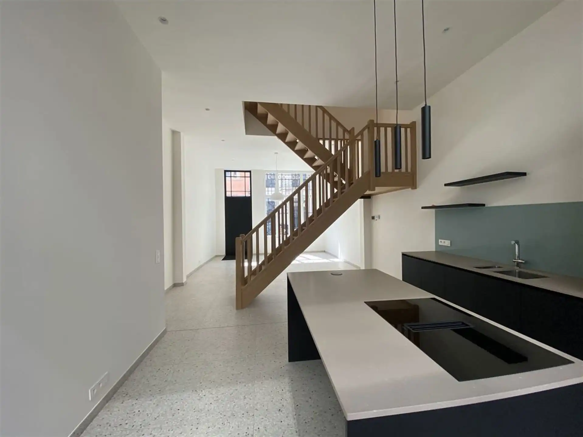 ANTWERPEN - Charmante woning met terras foto 2