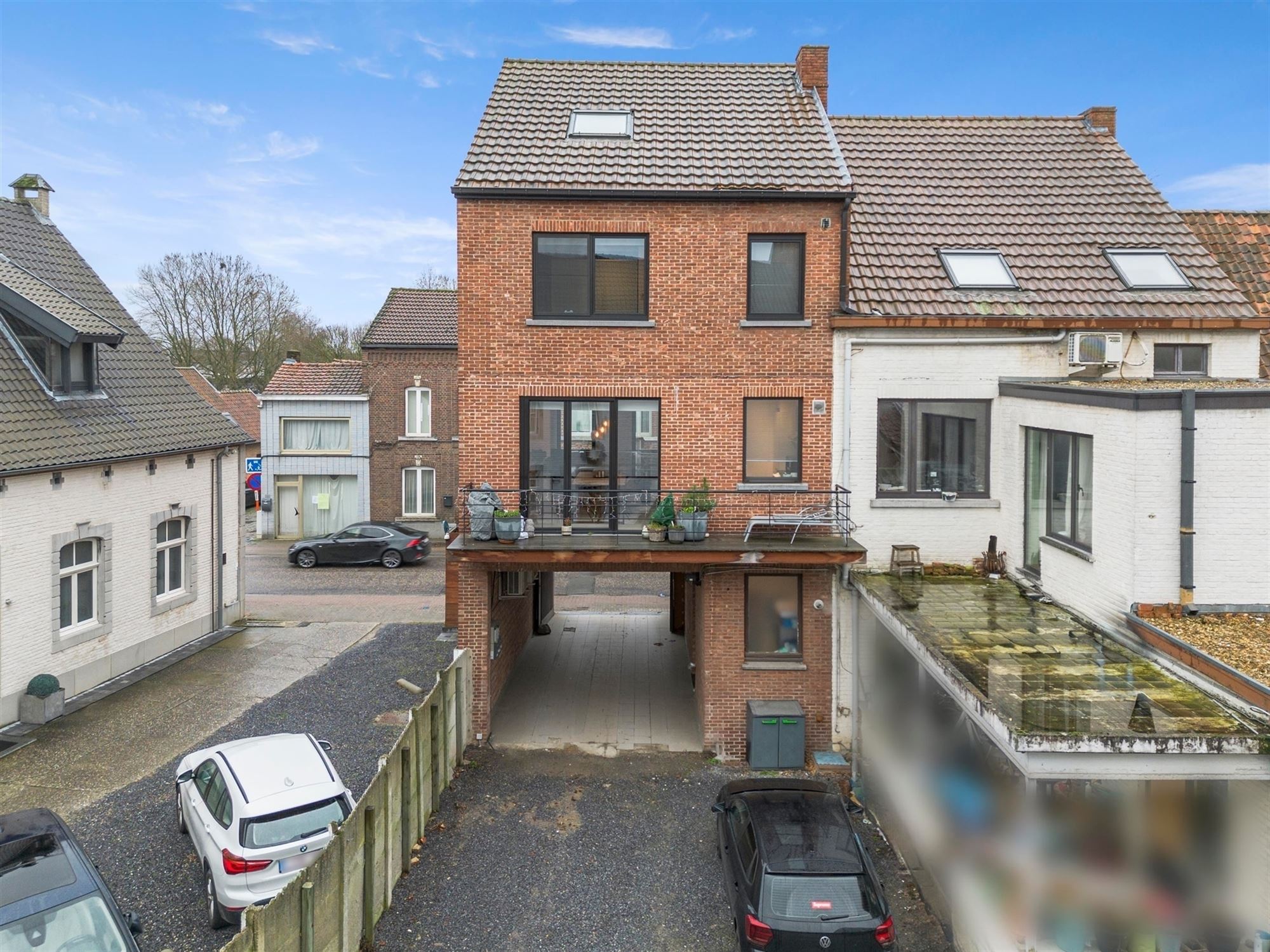 PRACHTIGE WONING MET 3 SLKS OP EEN TOPLOCATIE IN SINT-TRUIDEN MET PARKEERPLAATSEN foto 5