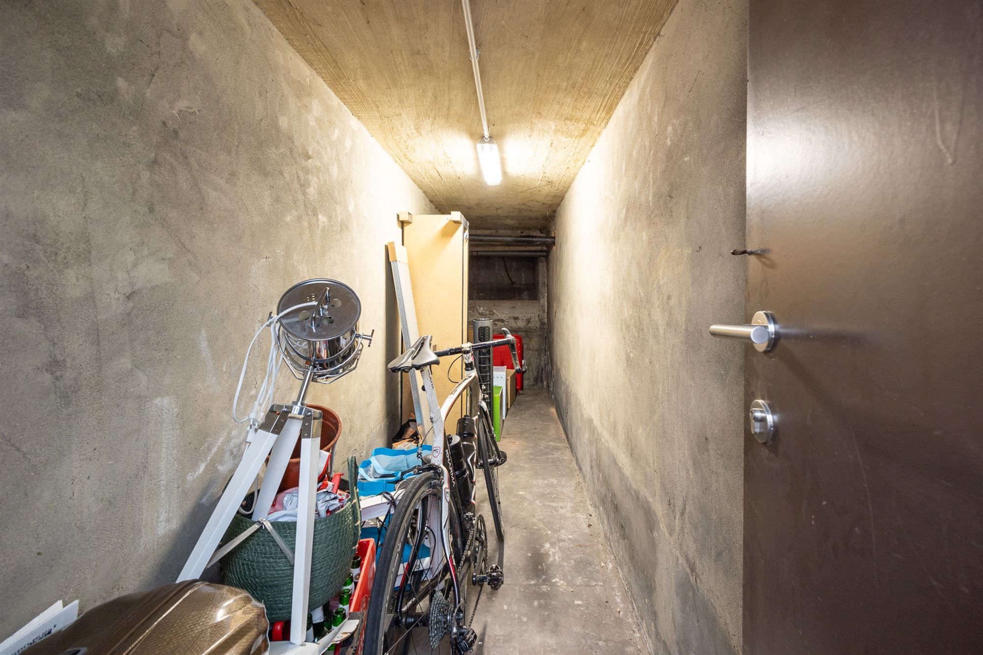 Instapklare gerenoveerd appartement met 2 slpk. en terras foto 18
