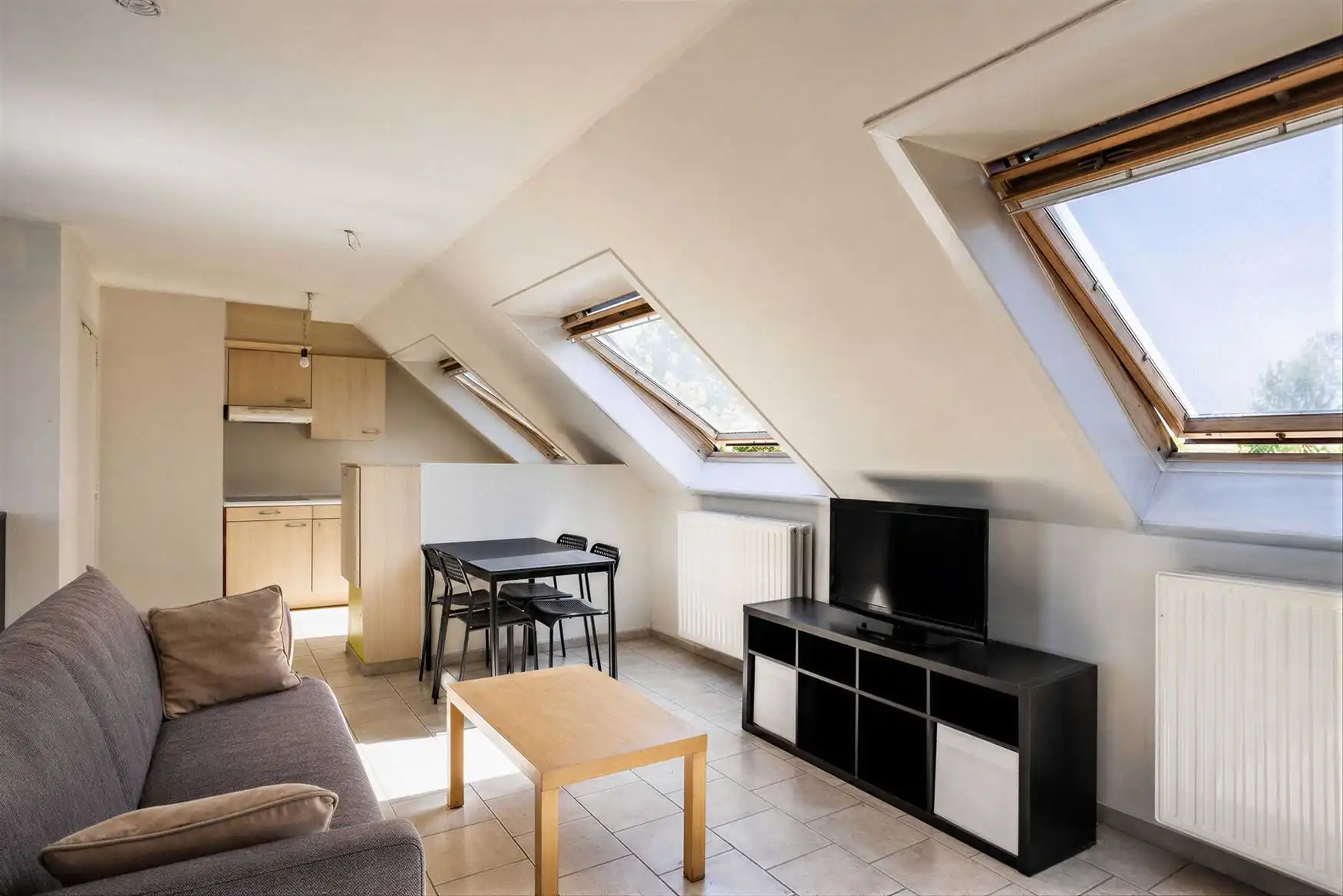 Verhuurde studio met private tuin en rendement in Aalter foto 3