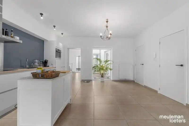 Interessant opbrengsteigendom met 4 appartementen foto 5