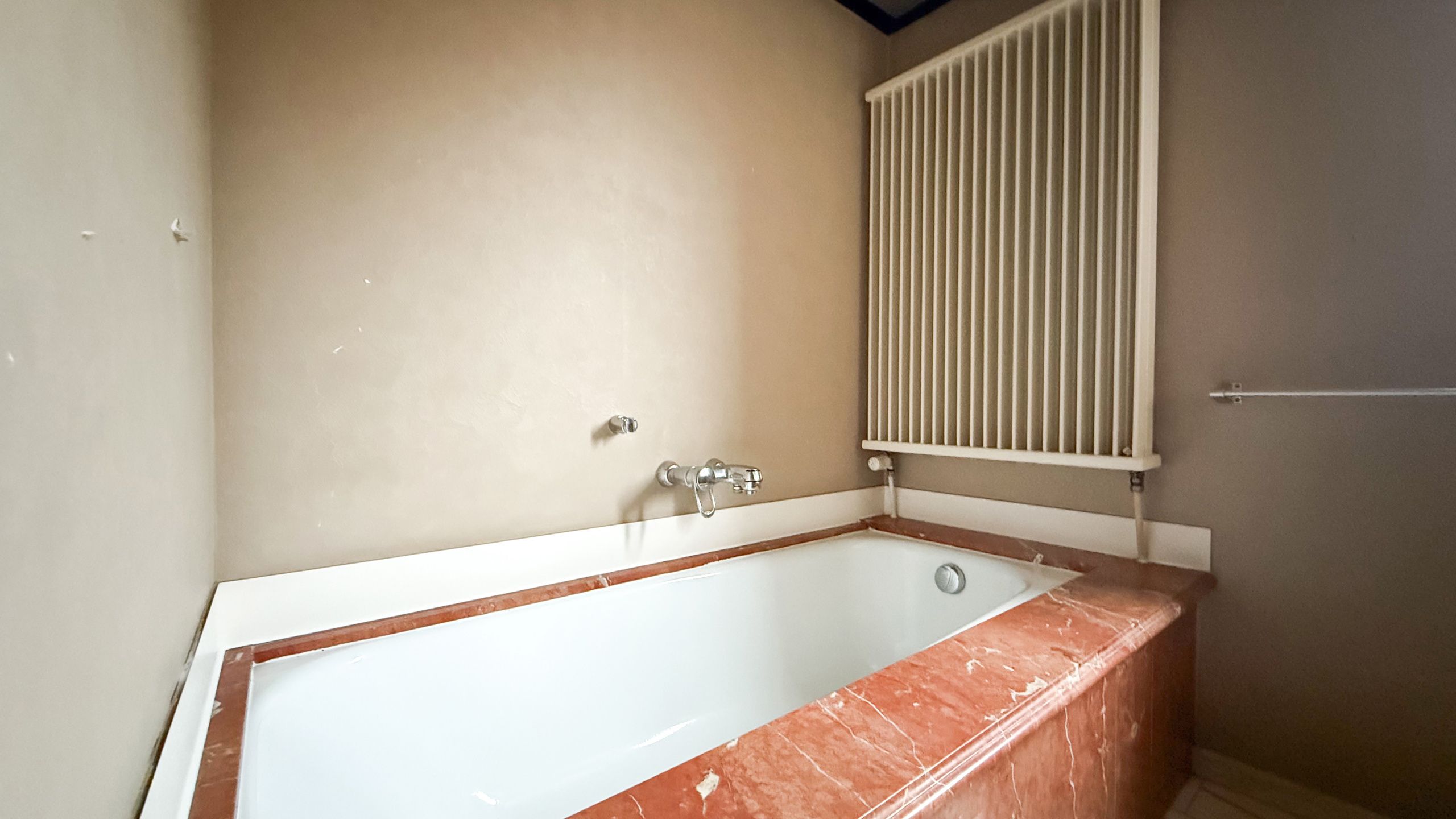 Handelspand met ingerichte bakkerij & appartement Wellen foto 39