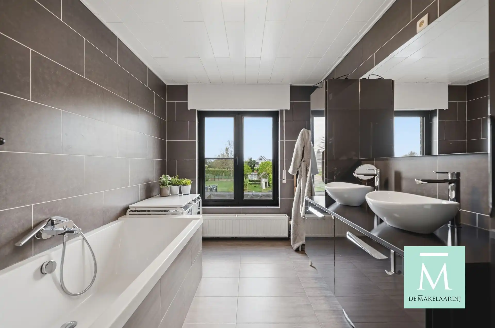 Instapklare woning met 5 slaapkamers en zeer aangename tuin foto 13