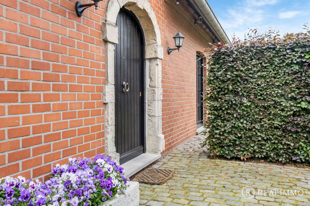 Karaktervolle rustig gelegen woning in Waarmaarde foto 4