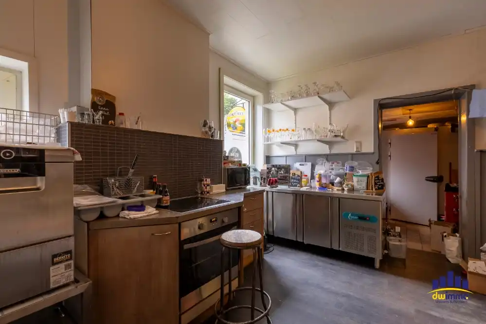 Volkscafé met groot terras en polyvalente zaal over te nemen in Laarne foto 7