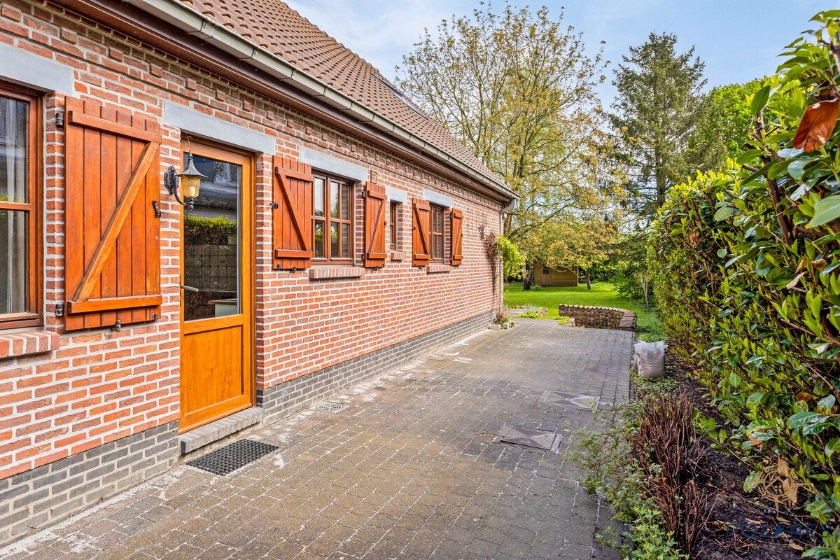 Landelijk gelegen vrijstaande villa met 4 slaapkamers! foto 15