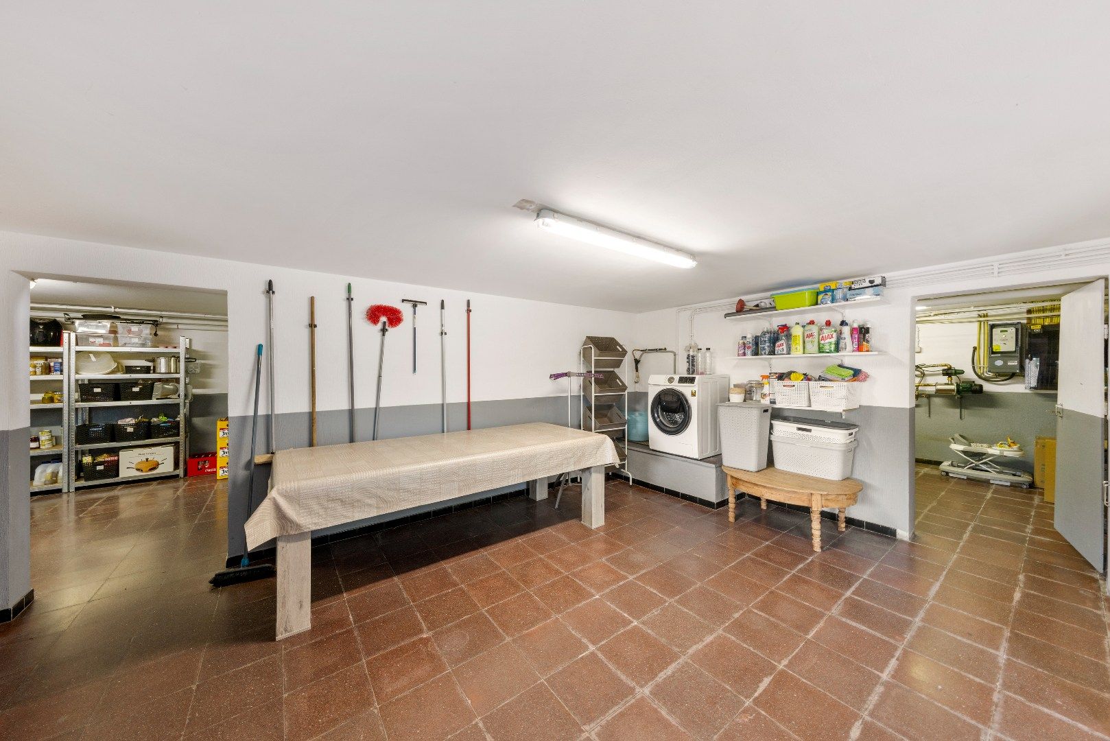 Ruime woning met 3 slaapkamers, ruime tuin en garage. foto 19