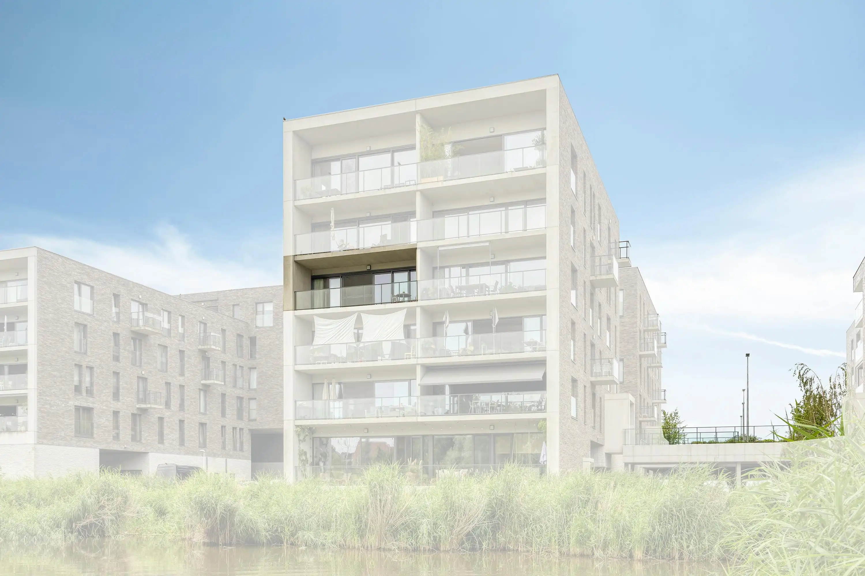 Uniek appartement met terras en parkings te koop in Hemiksem foto 27