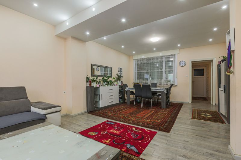 Halfopen woning met 4 slaapkamers en tuin (energielabel D), zij-uitweg voor fietsen... foto 7