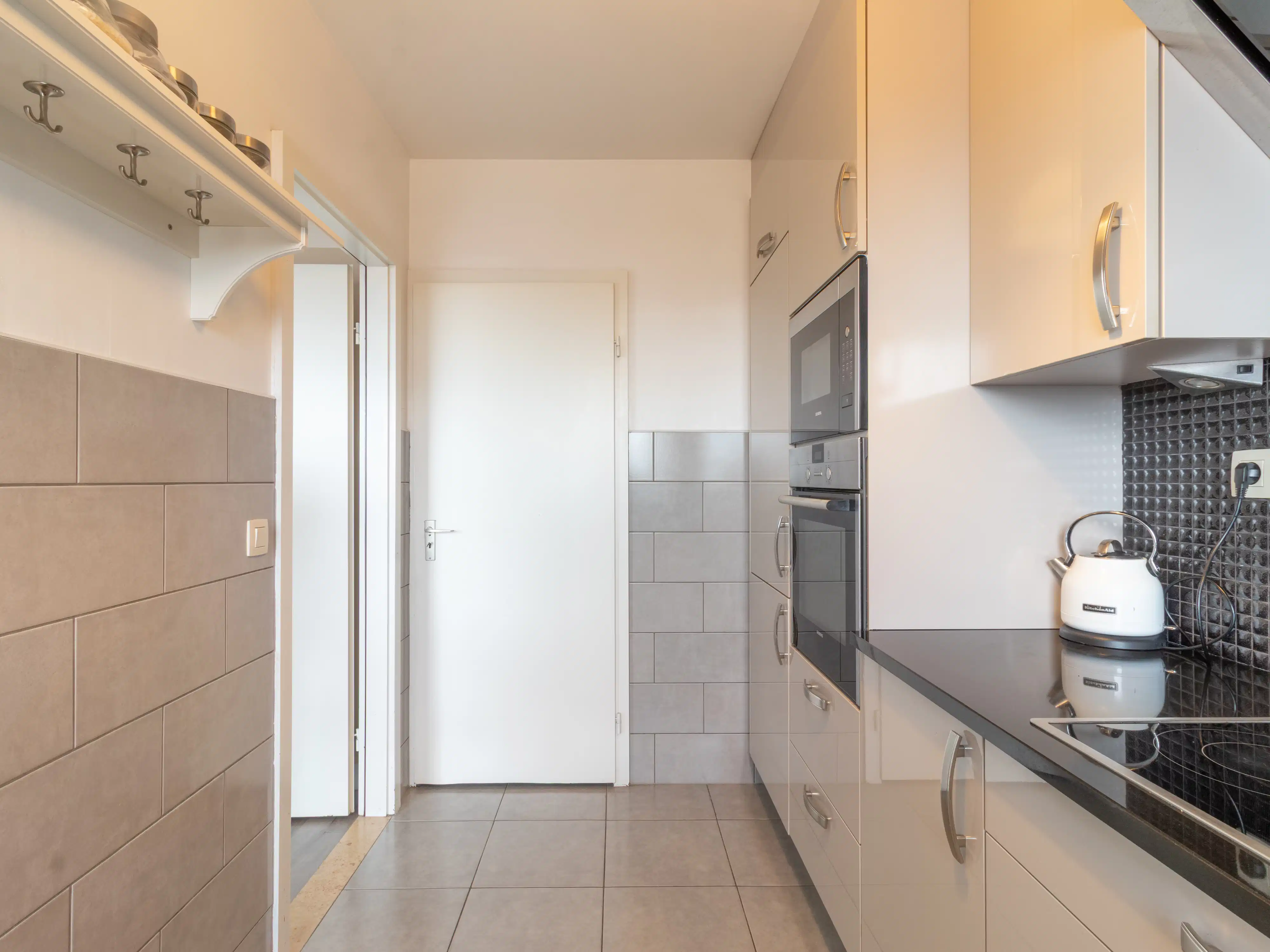 Instapklaar appartement met twee terrassen in Merksem foto 4