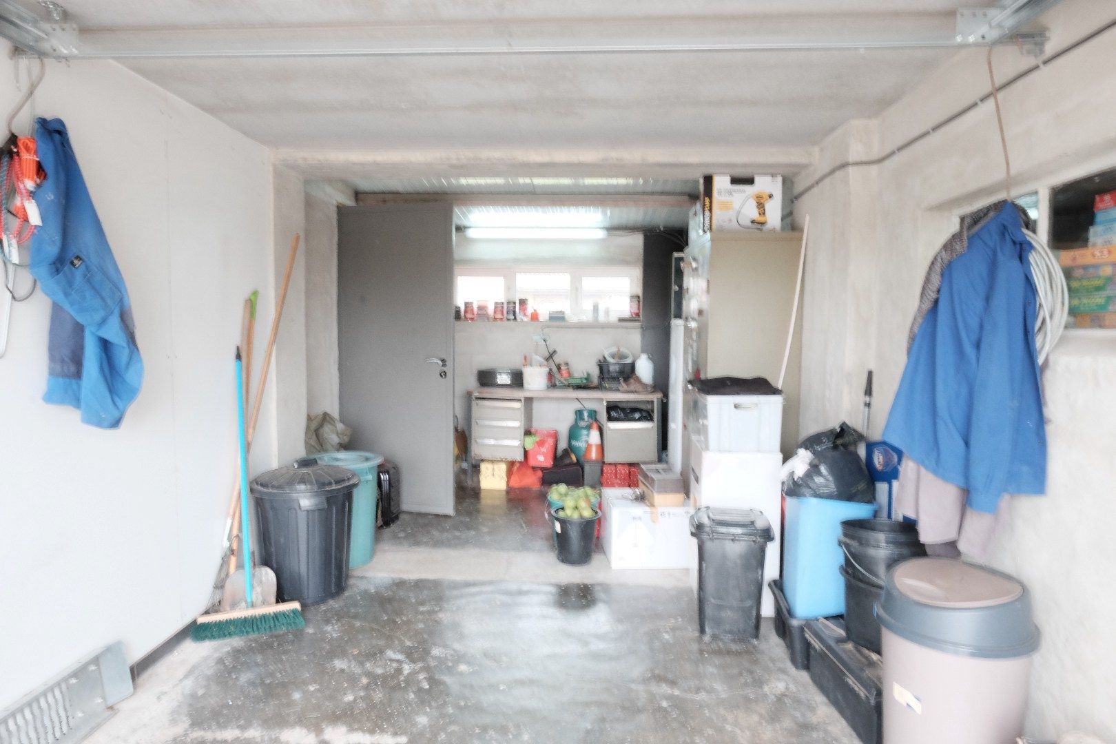 Landelijke woning met grote tuin en garage foto 10
