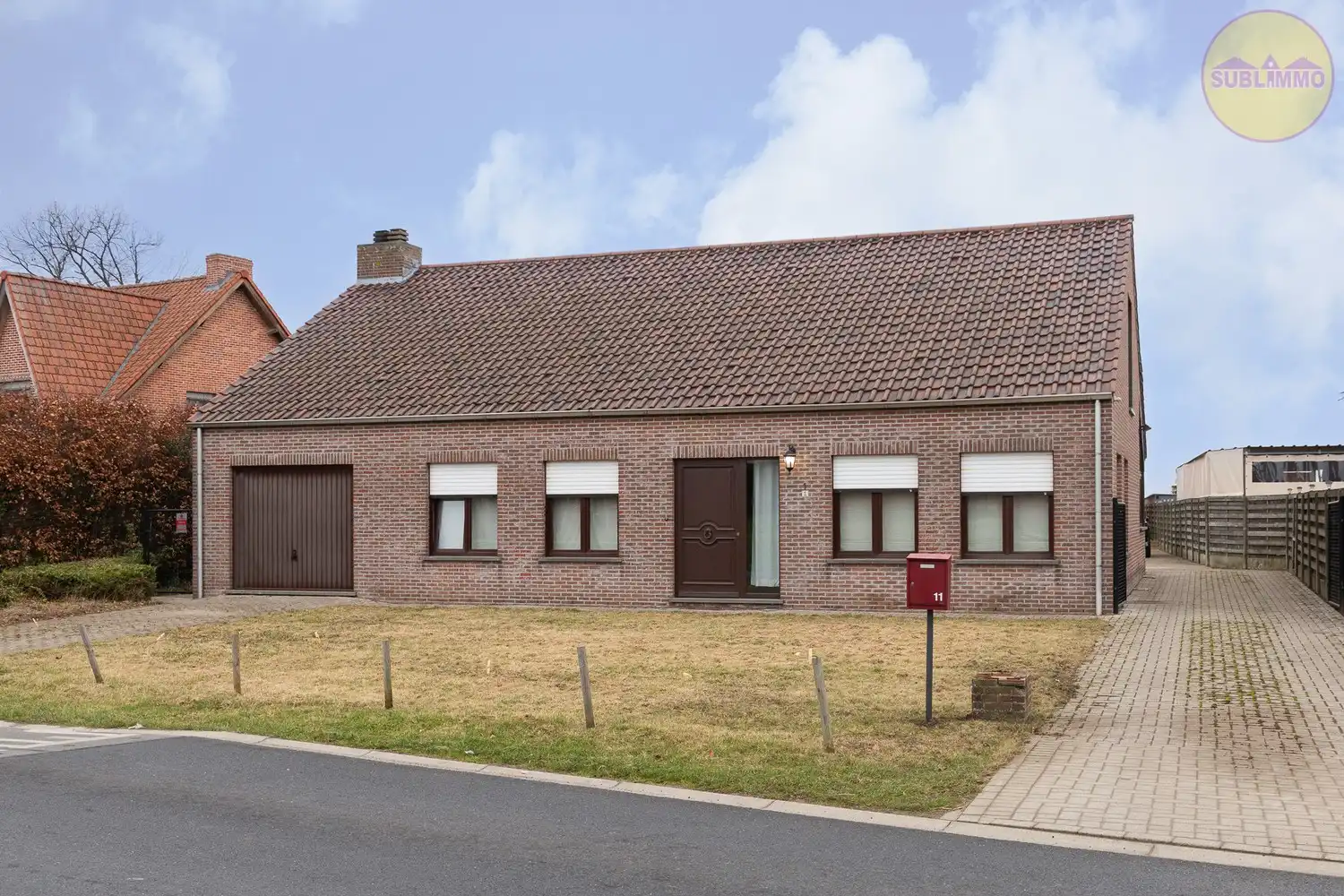 Open bebouwing met ruim bijgebouw op een perceel van 1.100 m² in Geel foto {{pictureIndex}}