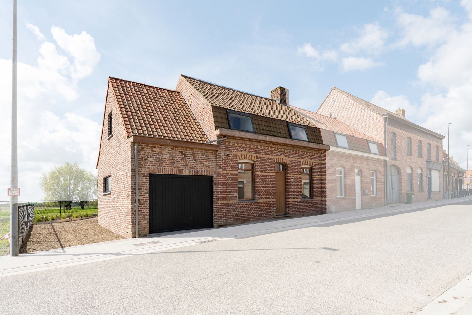 Gerenoveerde woning | 3 slpk | uniek zicht over de velden foto 2