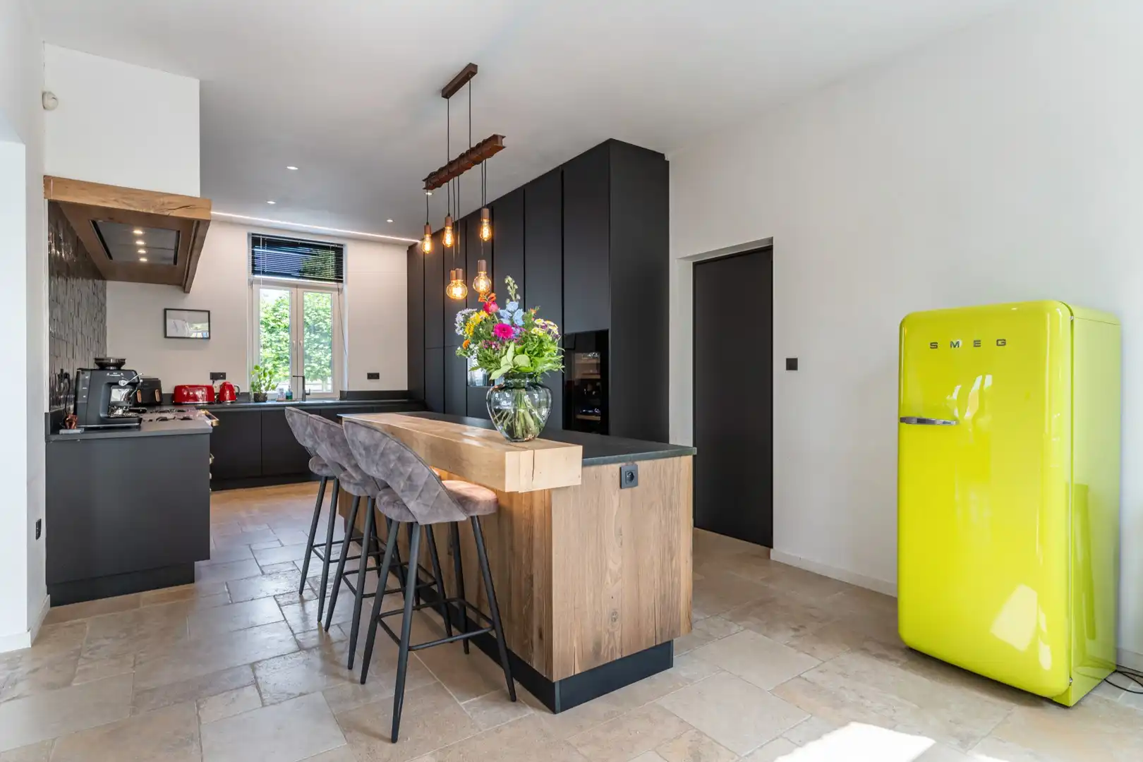Karaktervolle gerenoveerde hoeve met 576 m² woonoppervlakte op 28a 02ca in Landen-Walshoutem. foto 11