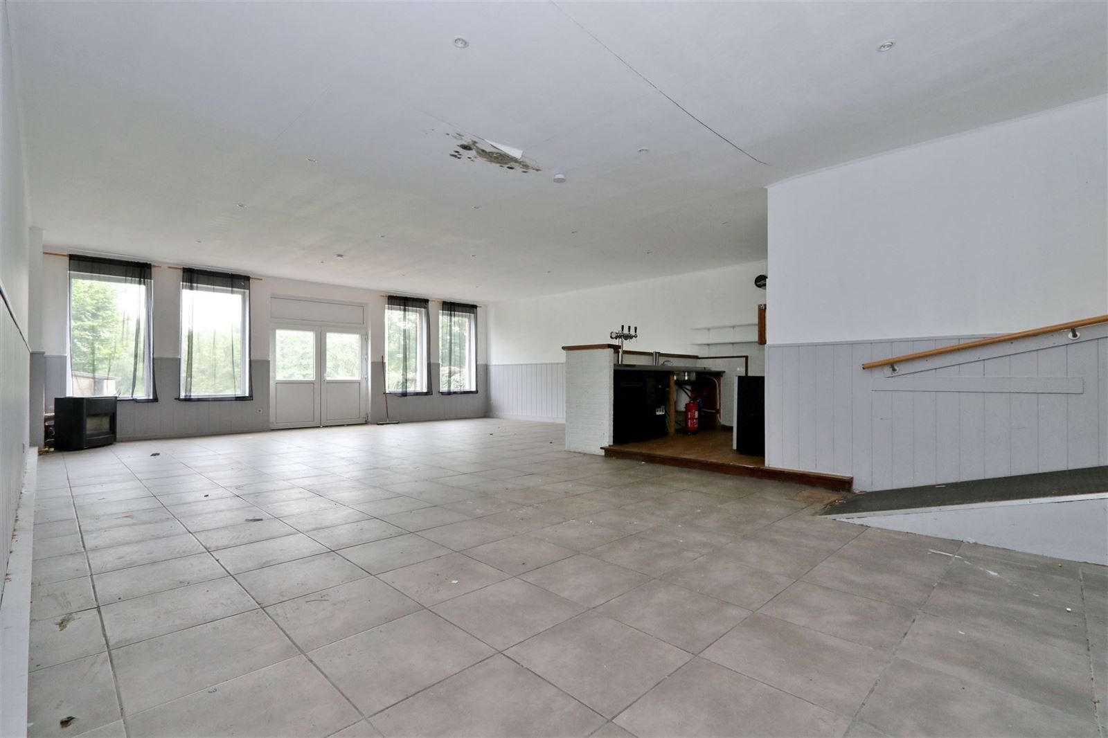 Woning te koop (nu een handelswoning) foto 9