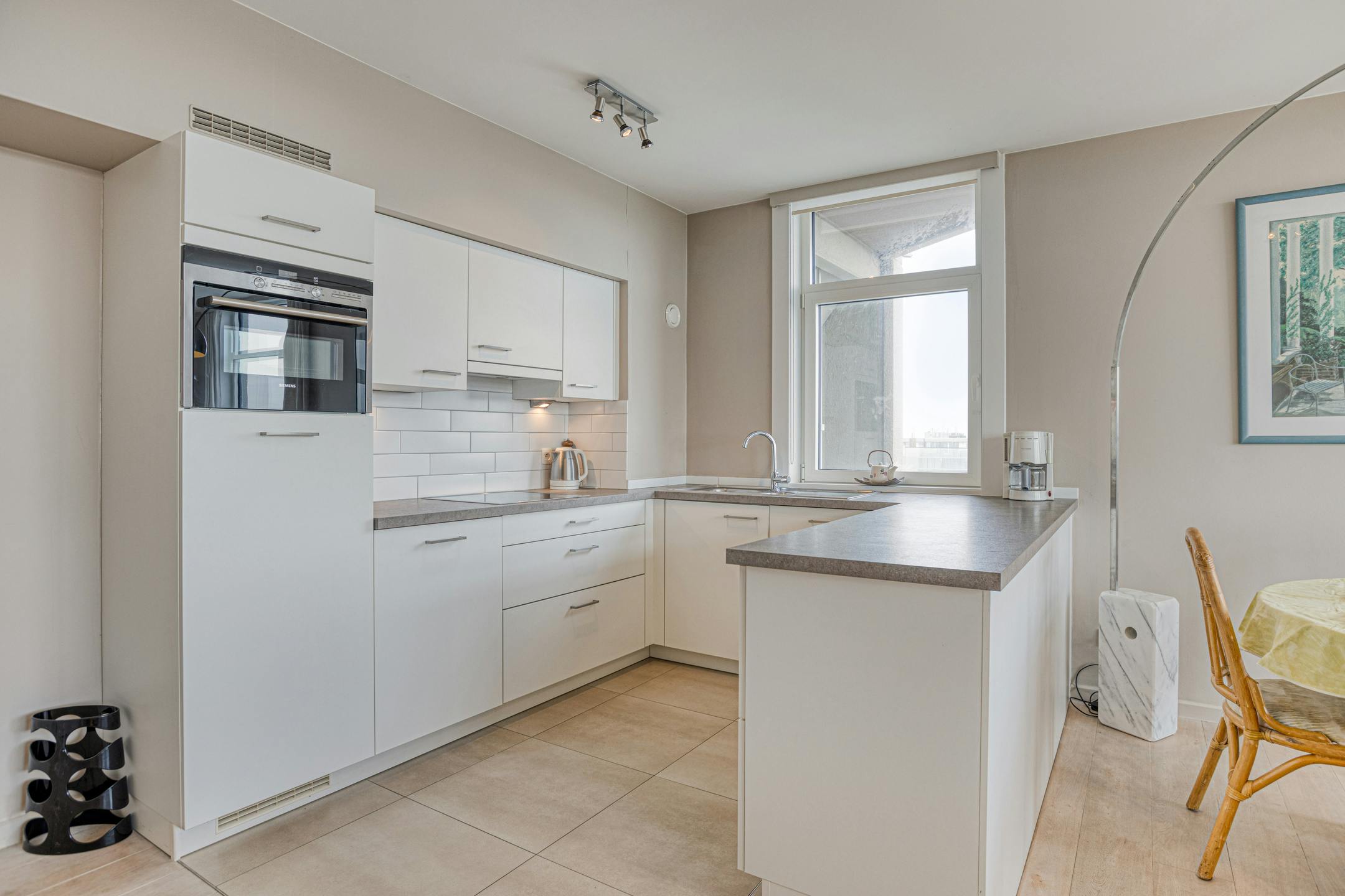 Gerenoveerd hoekappartement met zee en duinzicht in De Panne foto 5