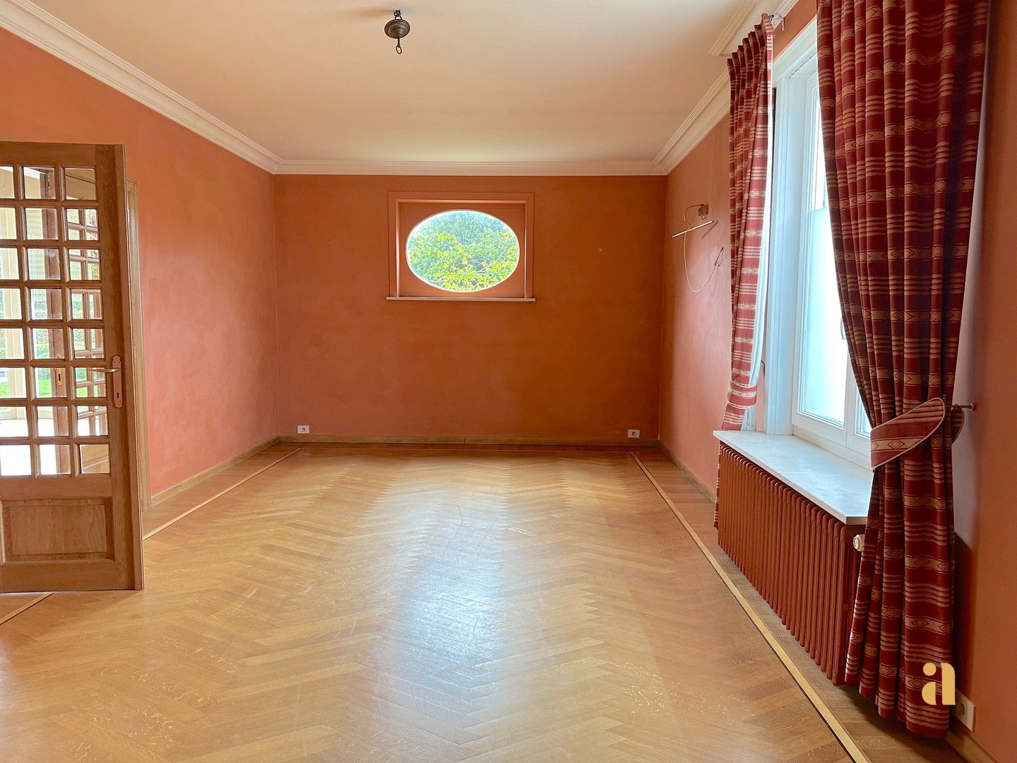 Te huur: royale woning met zwembad foto 8