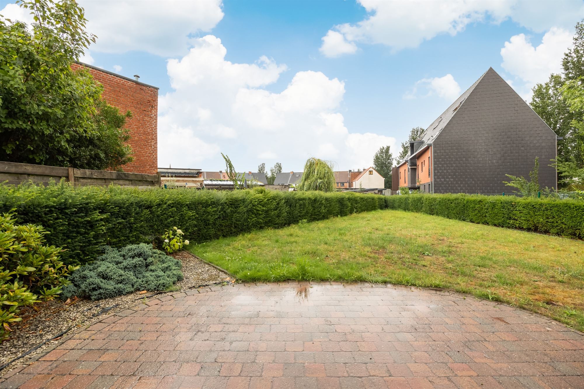 Vrijstaande woning met 4 slaapkamers en tuin foto 15