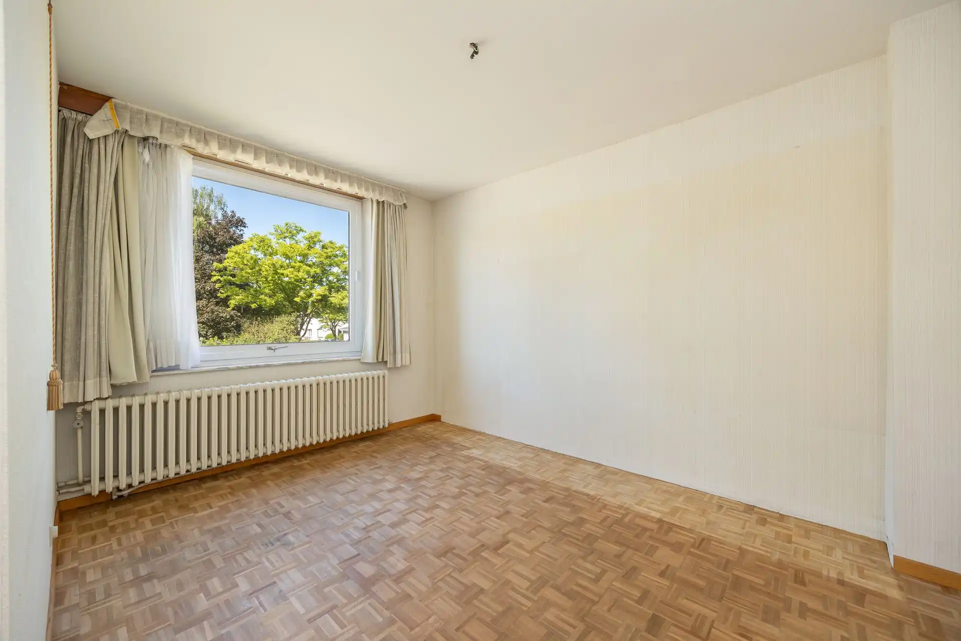 Ruime halfopen bebouwing met garage en zonnige tuin foto 19