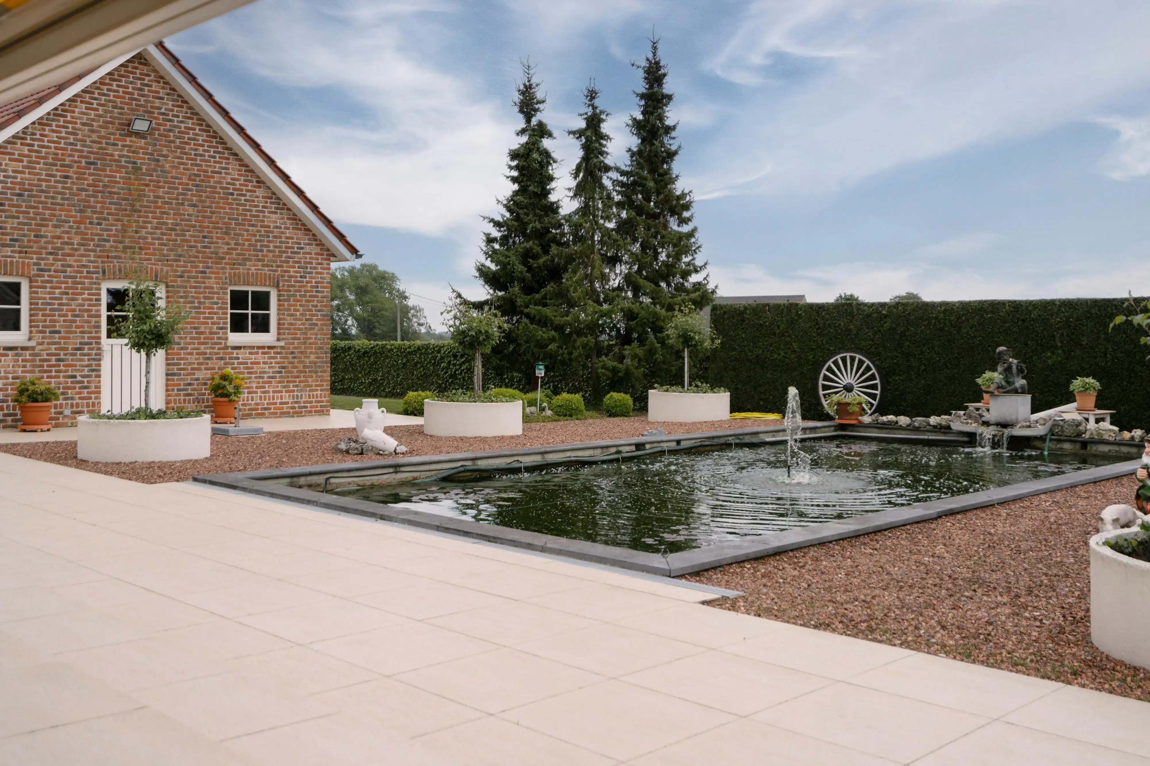 Landelijke villa met bijgebouwen op rustige, groene ligging foto 12