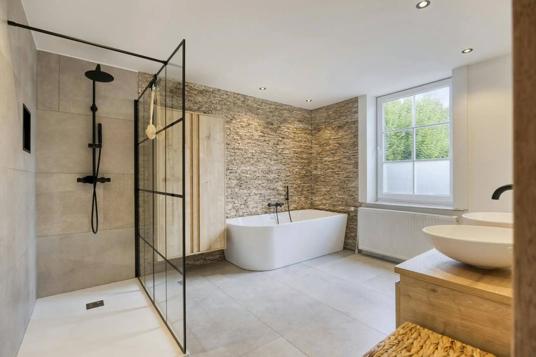 Ruime, charmante woning met loft te koop in Maaseik foto 15