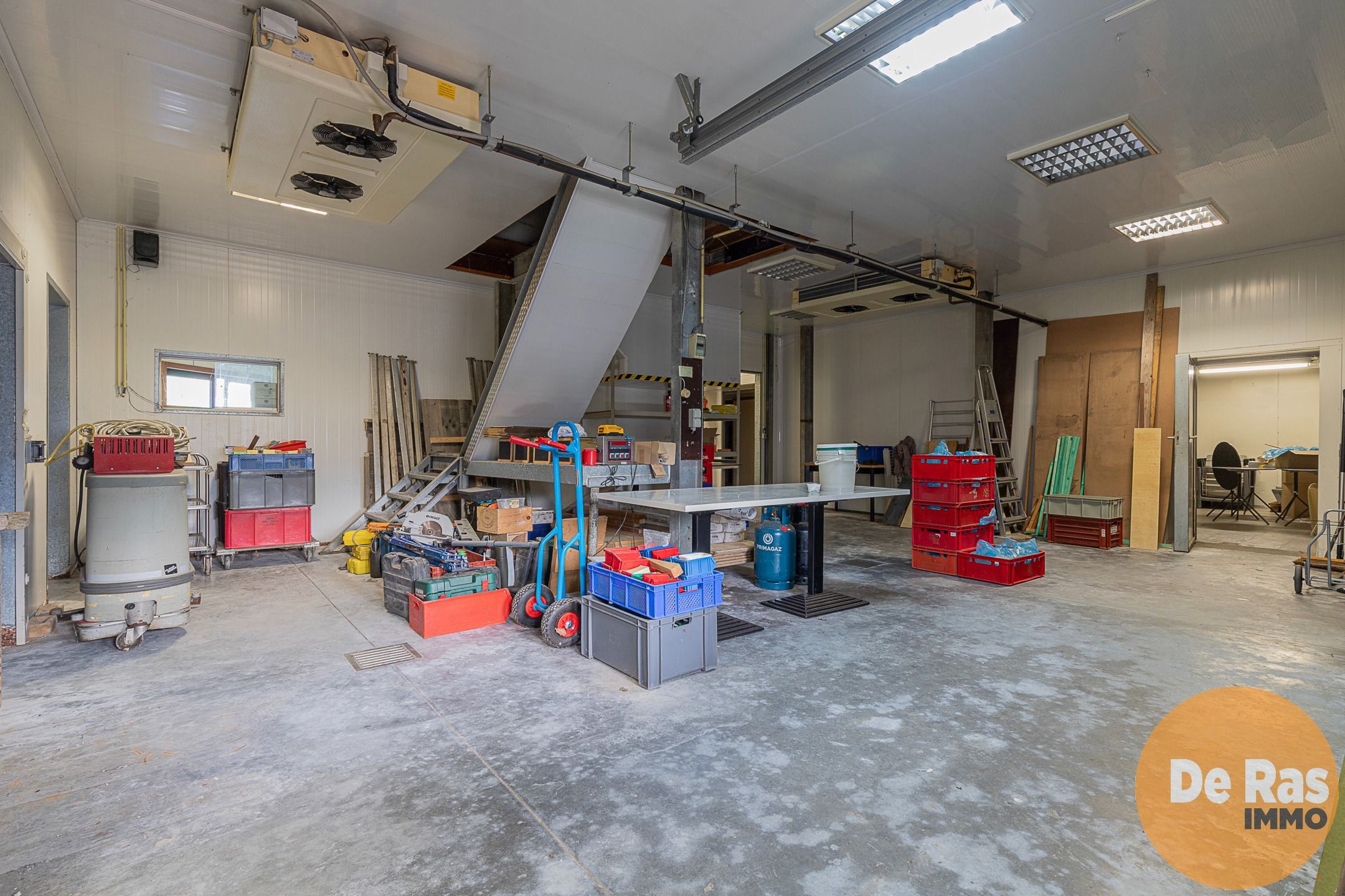 HERZELE – Multifunctionele loods met villa foto 22