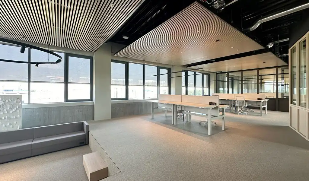 Prachtig gemeubelde kantoren met dienstverlening In The Yard in Drongen foto 18