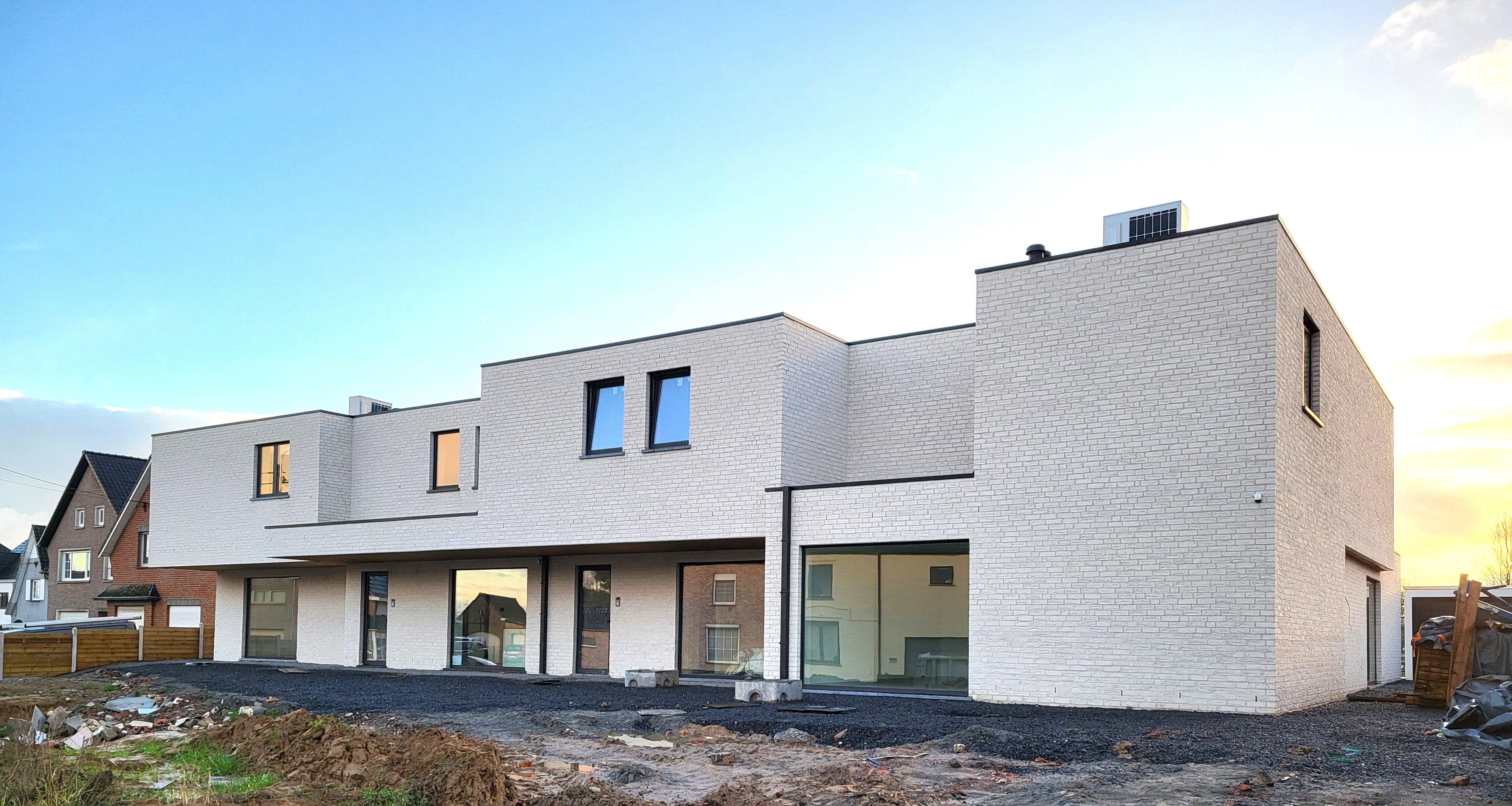 Woning 4 is een halfopen bebouwing  foto 3