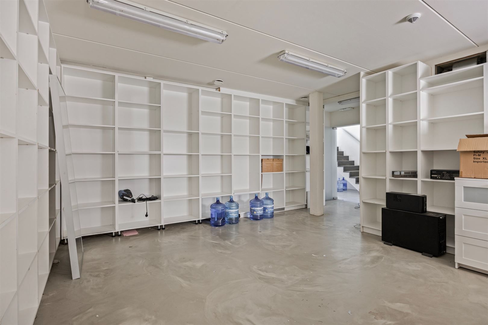 TE KOOP: multifunctioneel commercieel gebouw met duplex-appartement! foto 41