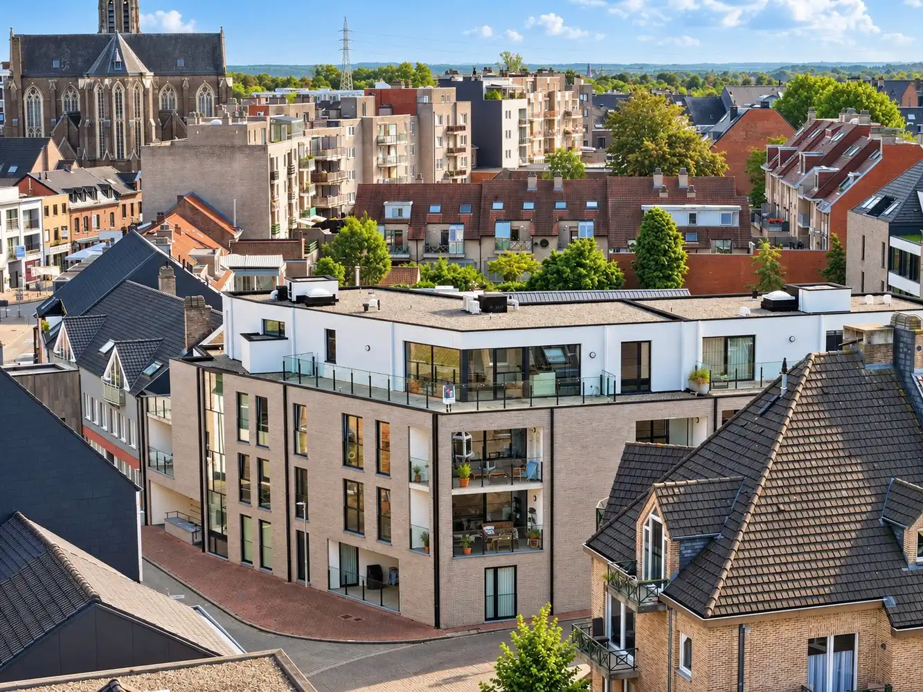 Lichtrijk hoekappartement met terras in hartje Lanaken foto 17