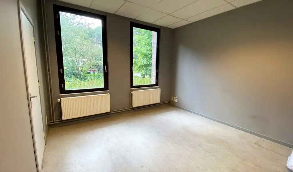 Magazijn met kantoren te huur vlakbij A12 in Wilrijk foto 17