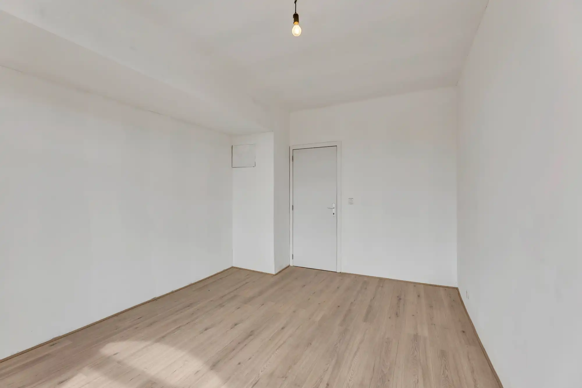 Gerenoveerd handelshuis op strategische locatie te Dilbeek! foto 17