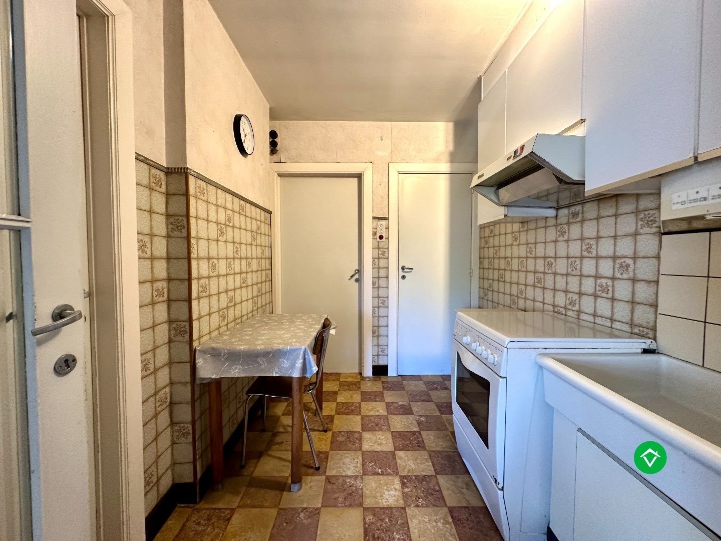 Verzorgde gezinswoning met oprit en 4 slaapkamers op toplocatie in Roeselare foto 7