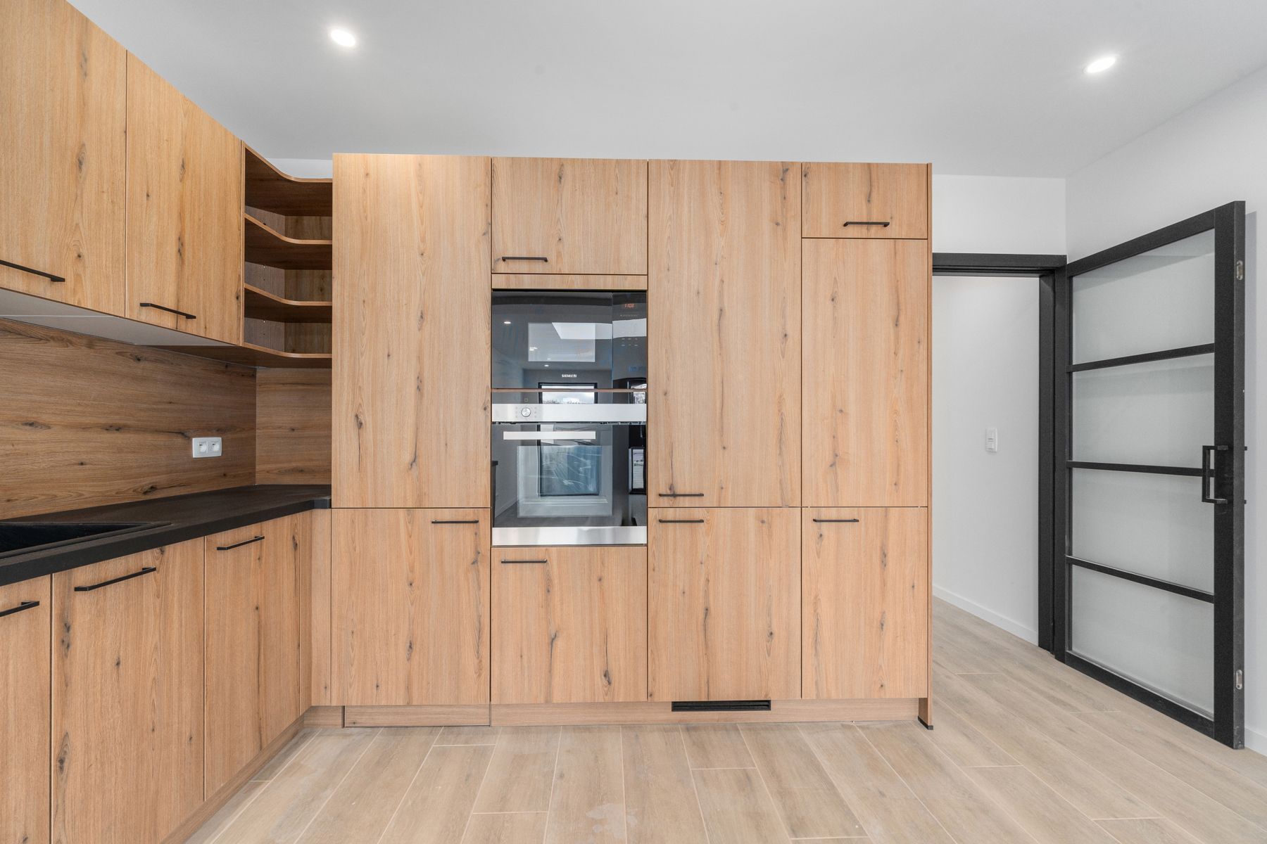 LABEL A: instapklare woning met 4 slaapkamers en grote tuin foto 6