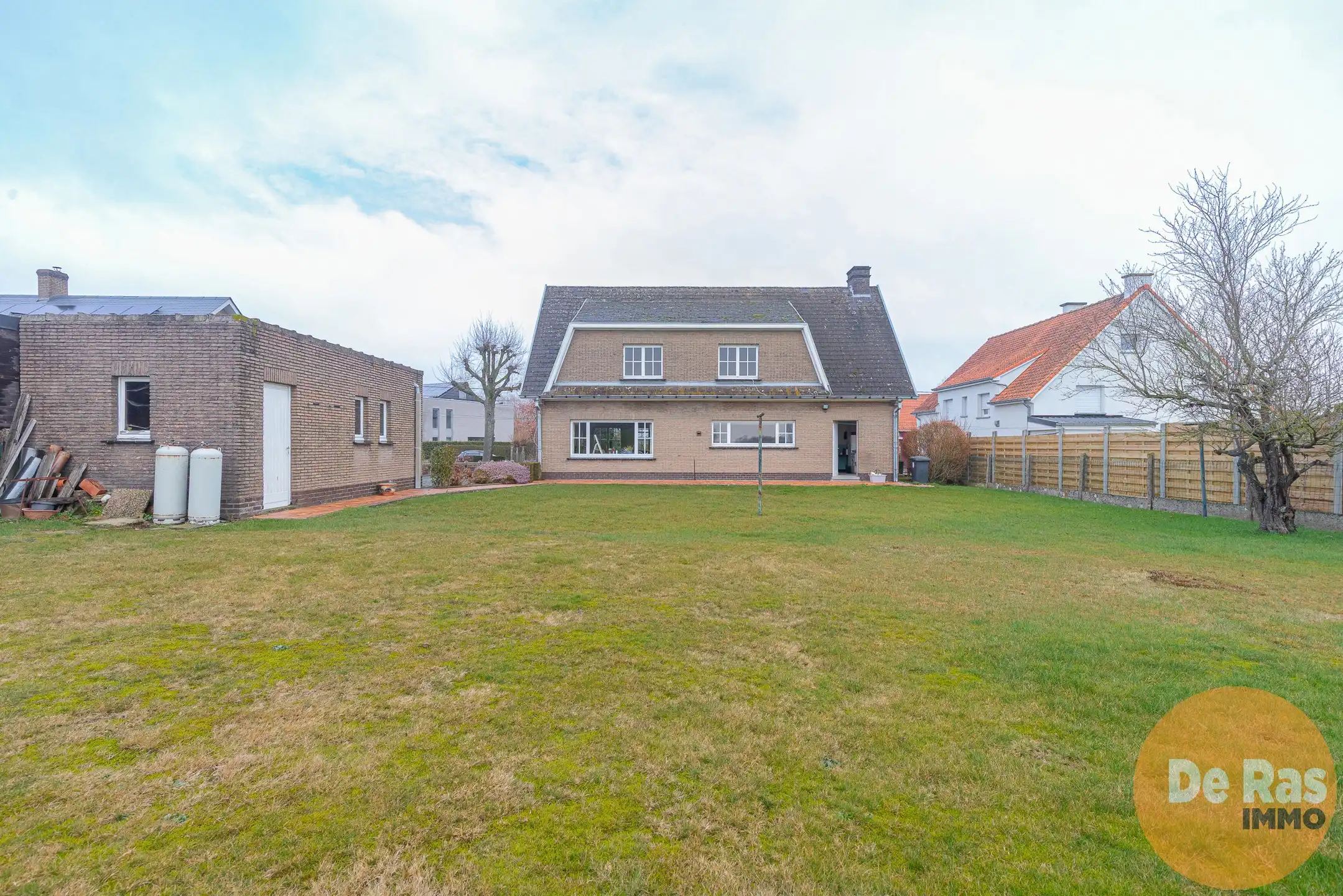 OOSTERZELE - Te renoveren woning met 4 kamers op toplocatie foto 25