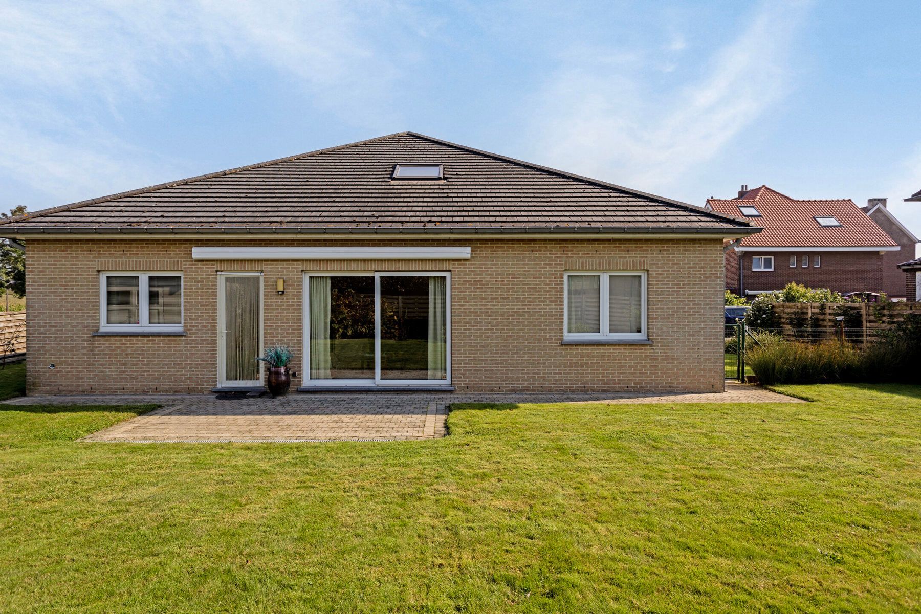 Bungalow met 5 kamers, tuin en garage! foto 21