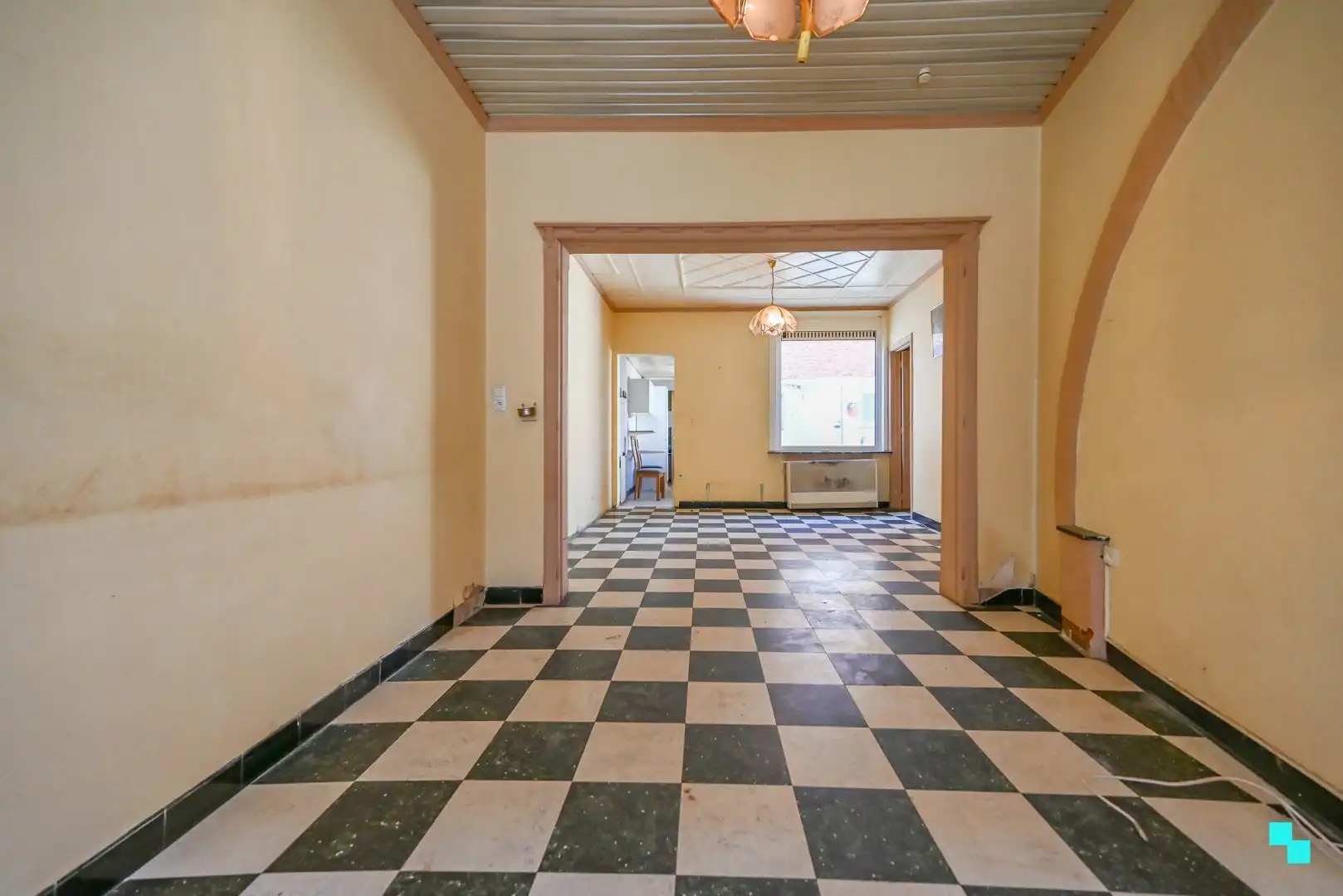 Te renoveren ééngezinswoning met garage te Izegem foto 6