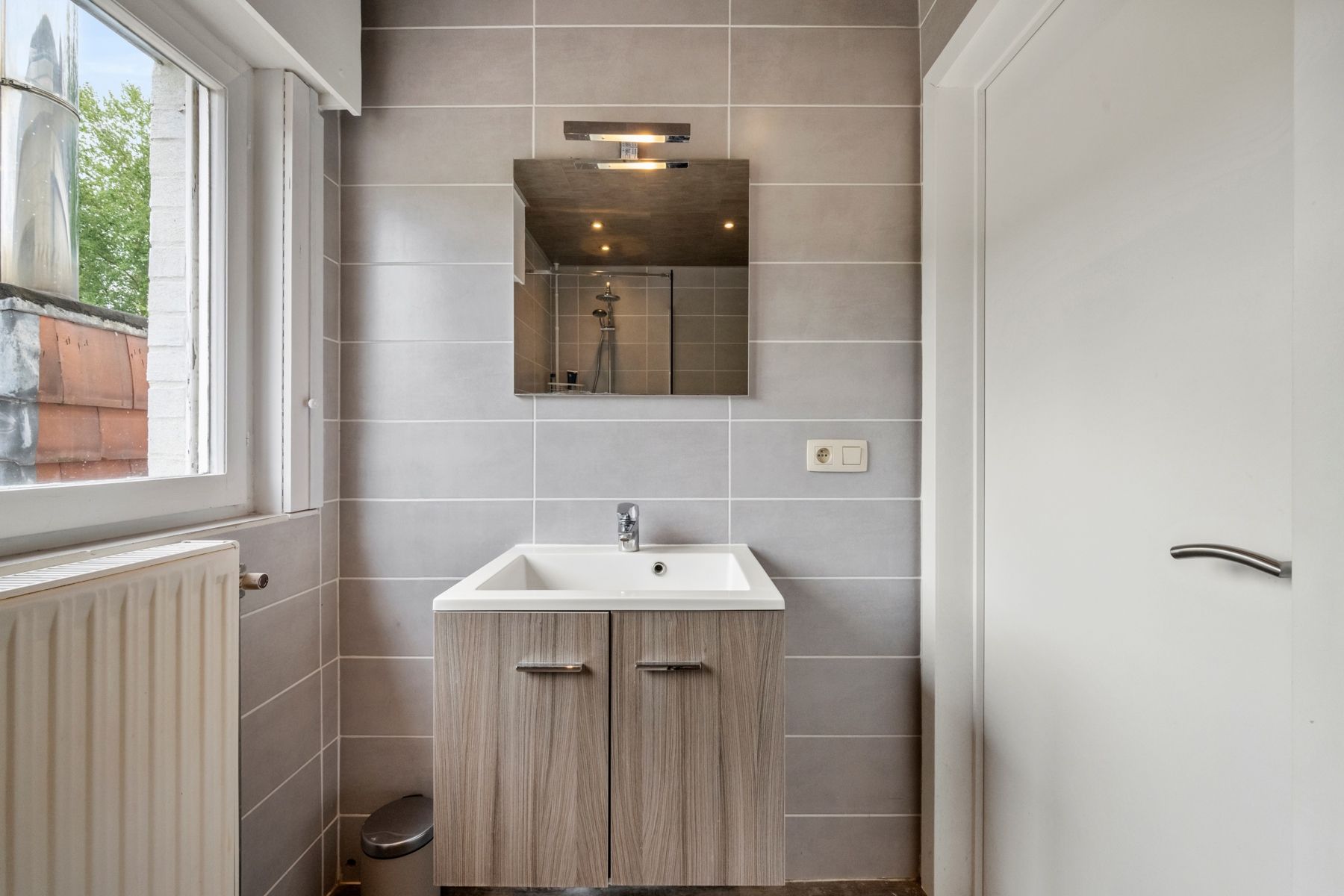 Rustig gelegen, lichtrijke & instapklare rijwoning te Brugge foto 17