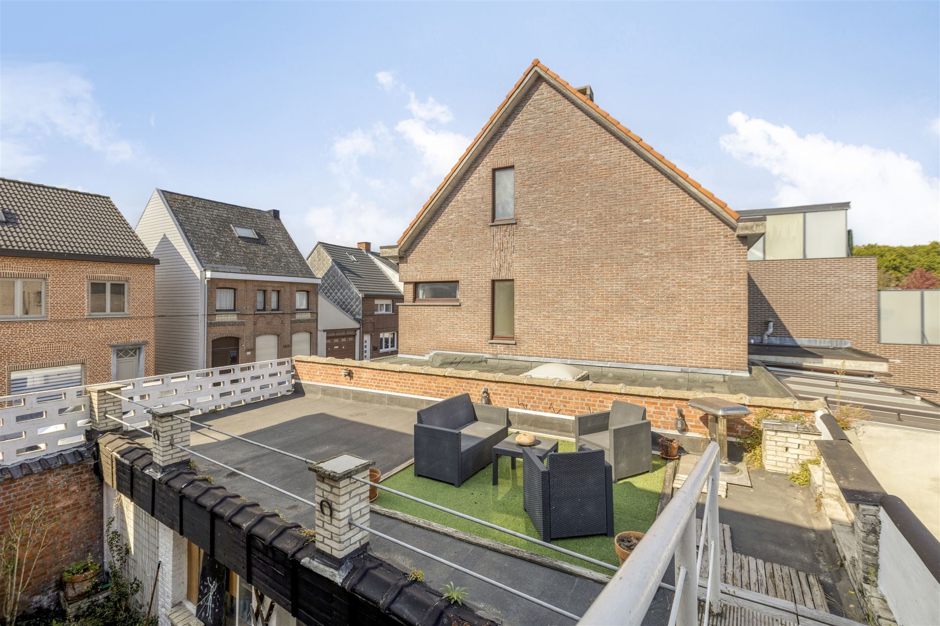 Te Renoveren Meergezinswoning met Garage foto 27