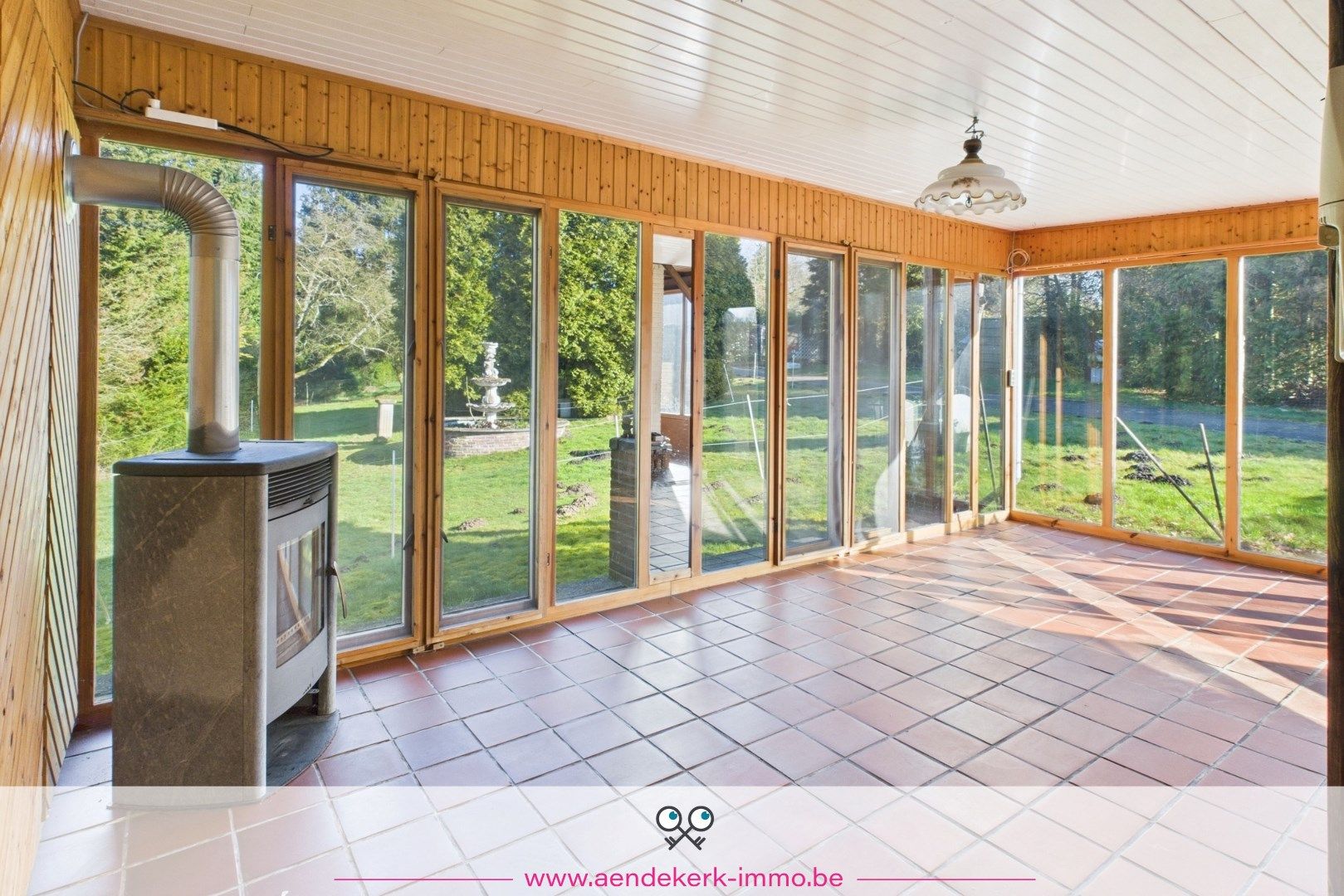 Ruime, te renoveren, woning met loods/stal in As foto 8