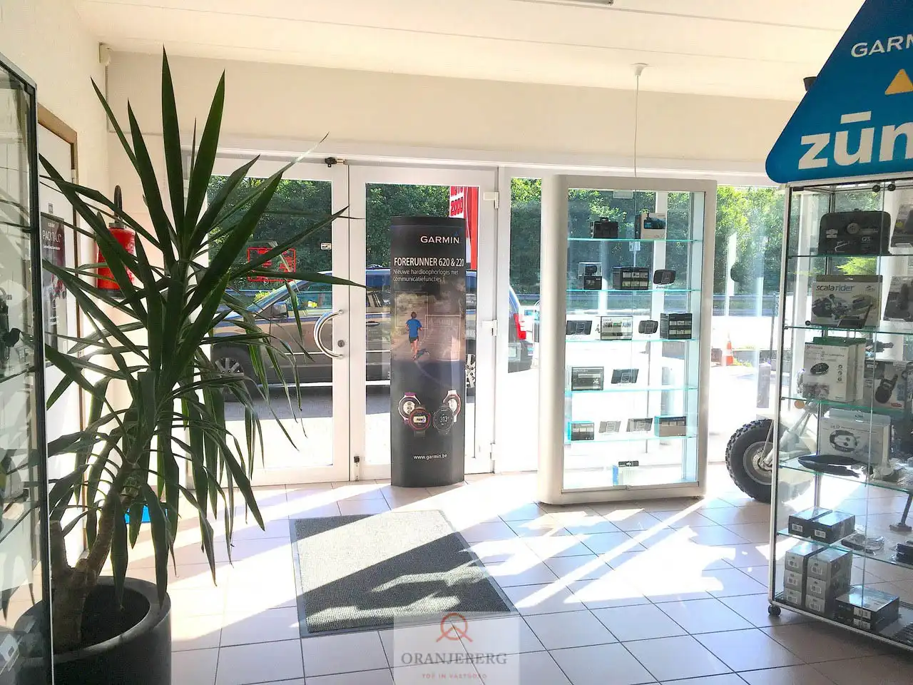 Handels ruimte/kantoor (128 m²) + magazijn te huur Mariakerke foto {{pictureIndex}}