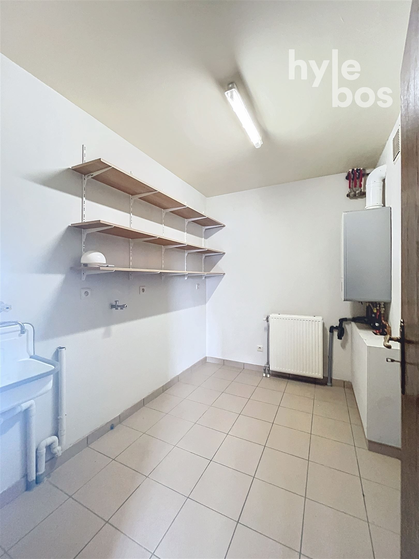 Ruim, instapklaar duplex appartement met garage foto 6