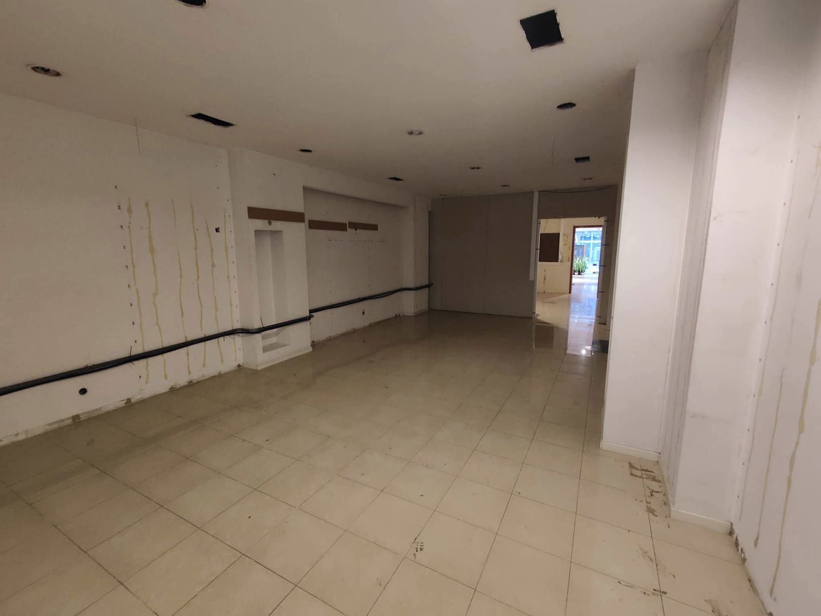 Commercieel pand te huur in hét winkelhart van Sint-Niklaas foto 16