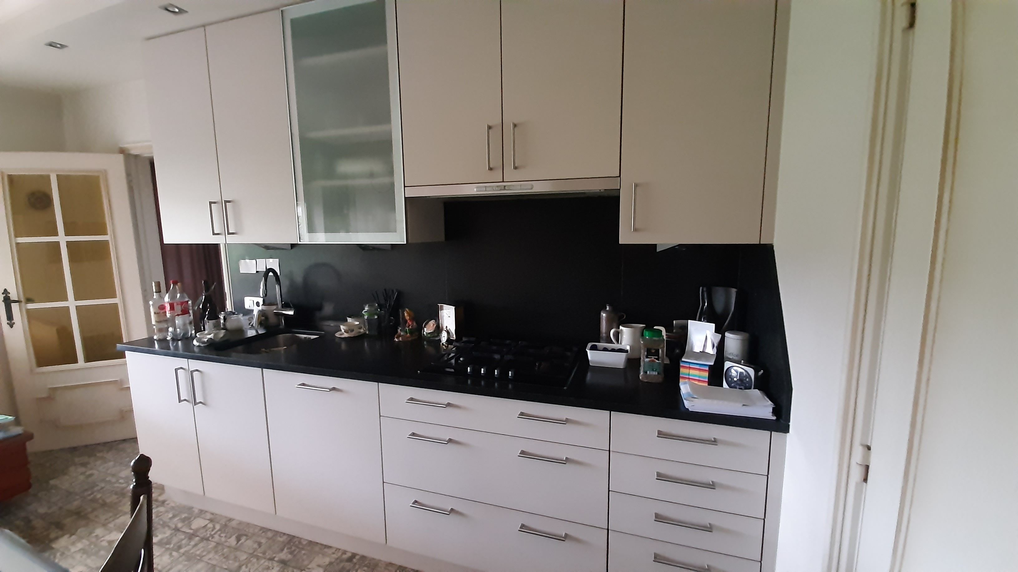 Prachtige woning met 3 slaapkamers rustig gelegen op 9 are grond foto 2