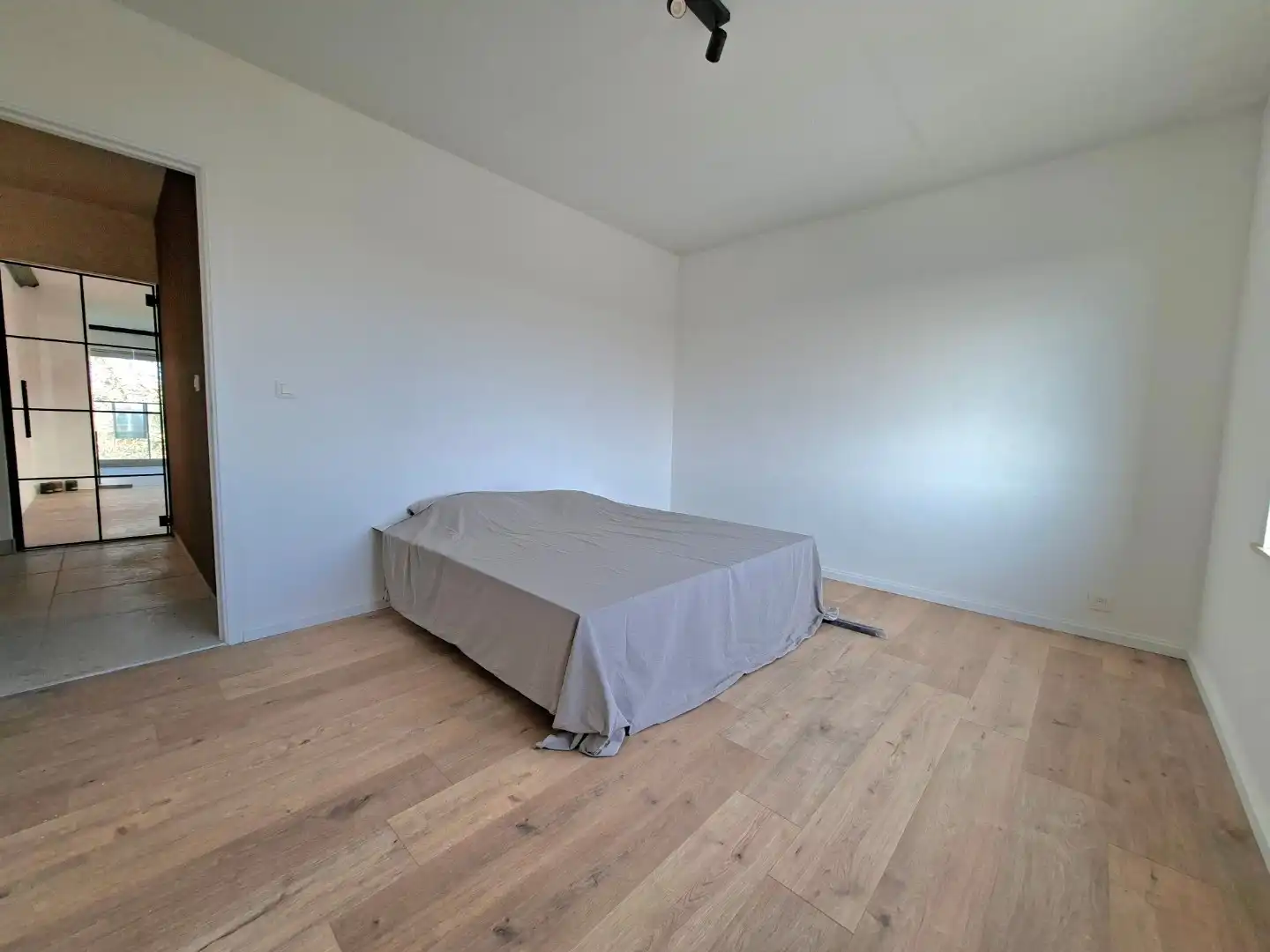 Vernieuwd hoekappartement foto 25