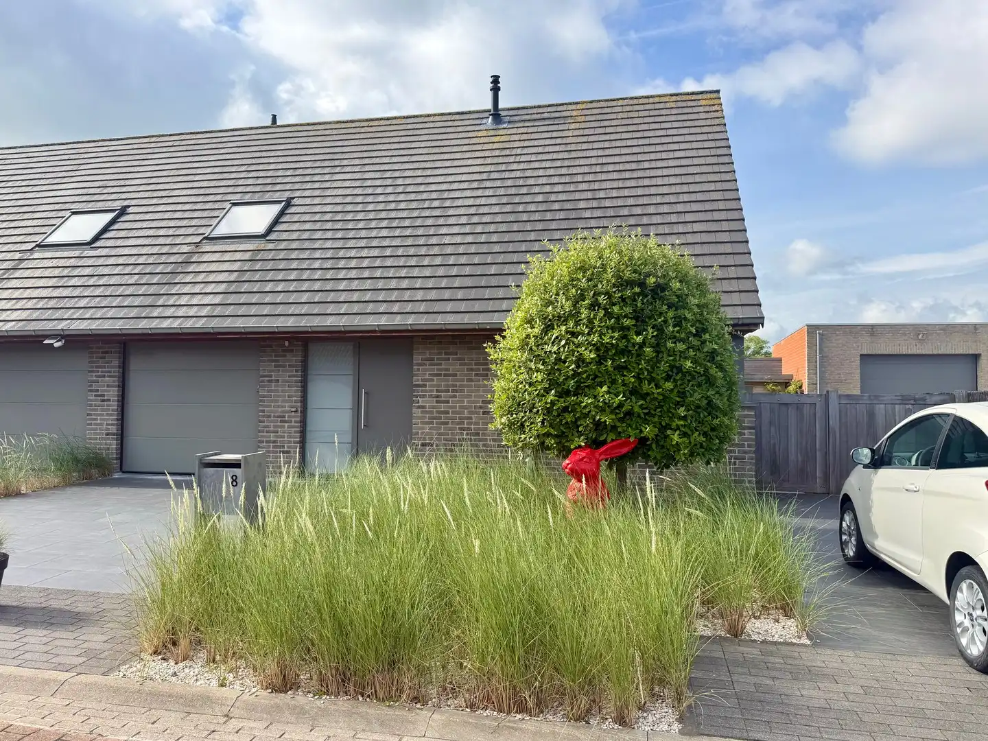 Lombardsijde, uiterst verzorgde koppelwoning op het einde van een doodlopende straat. foto 2
