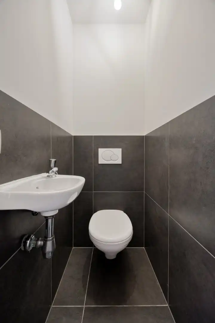 Instapklaar duplex app. met 2 slpk te centrum Halle foto 9
